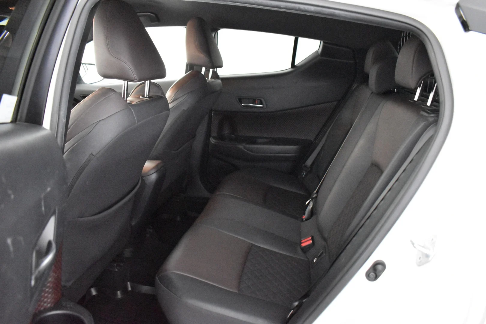 Car Image - 42PU5y3Y8XHPCBbK2L7MT1