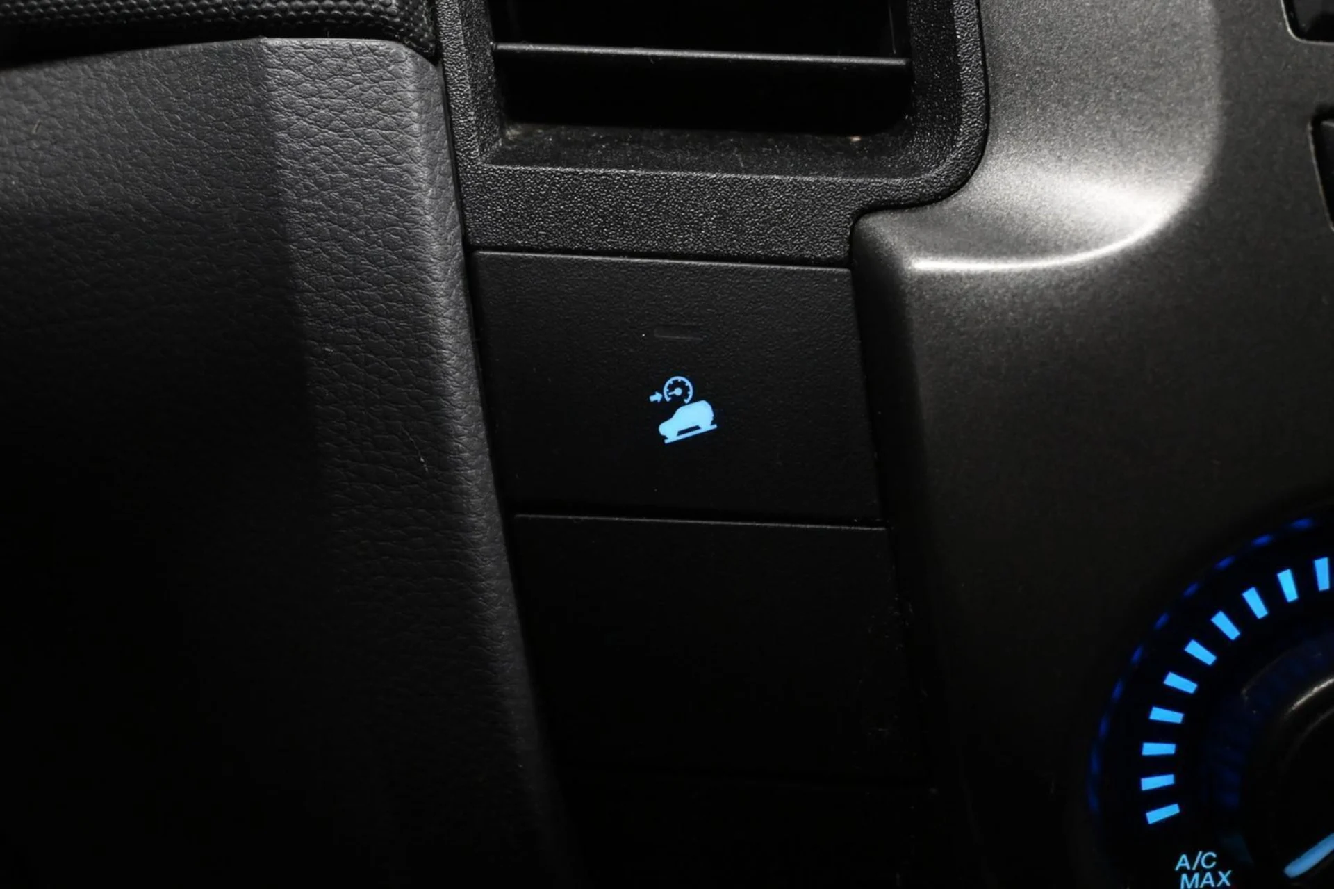 Car Image - xGJJiuBifva5QVrSH1hek