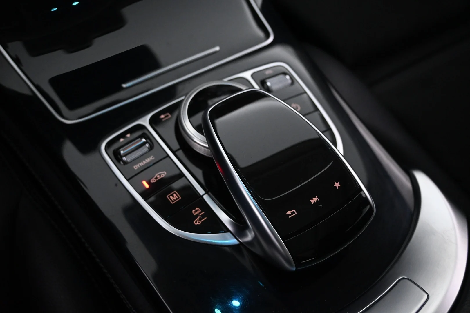 Car Image - 709QXXJAbLGCeKqNQ7FRco