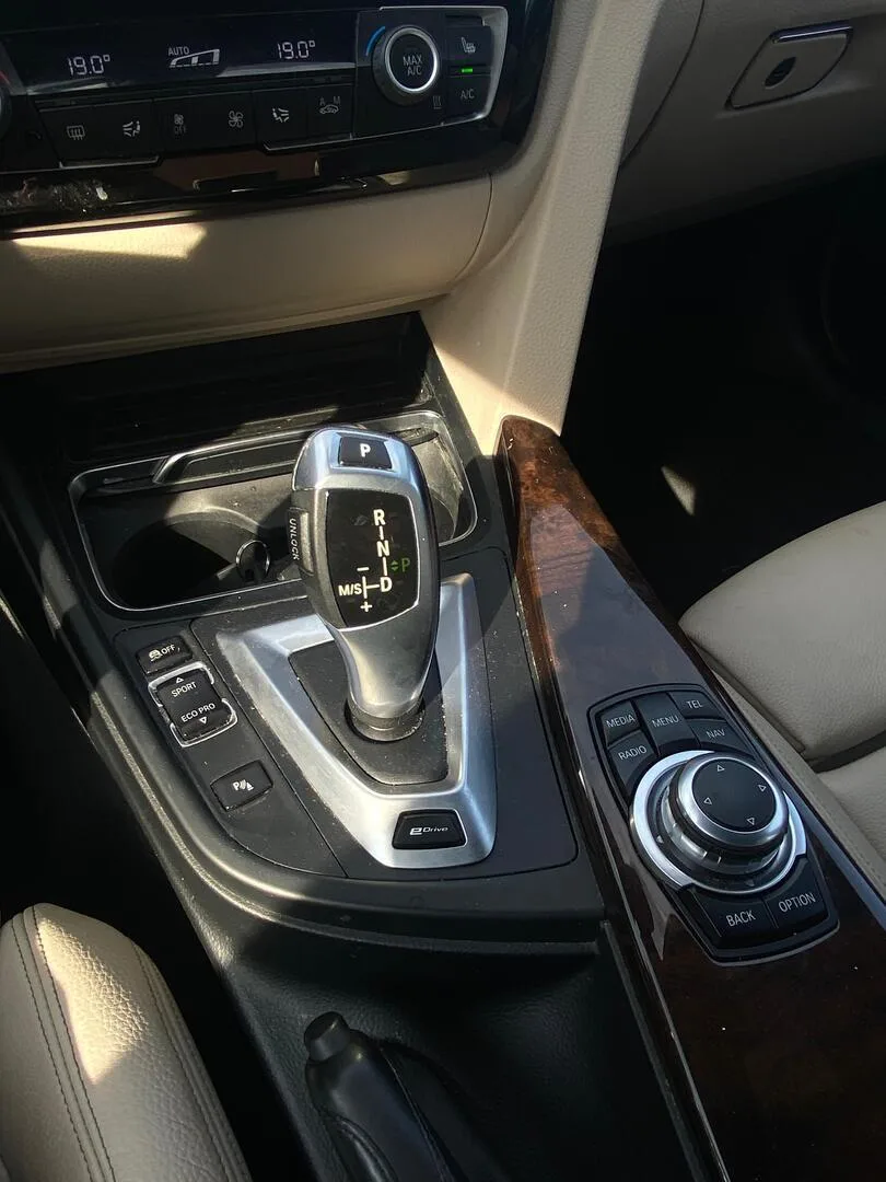 Car Image - 6pBfjPcZZthGzhqXGcSXaC