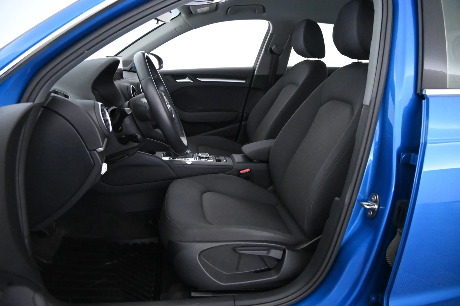 Car Image - 4HSqoDUzpBt922I9LIjdIh