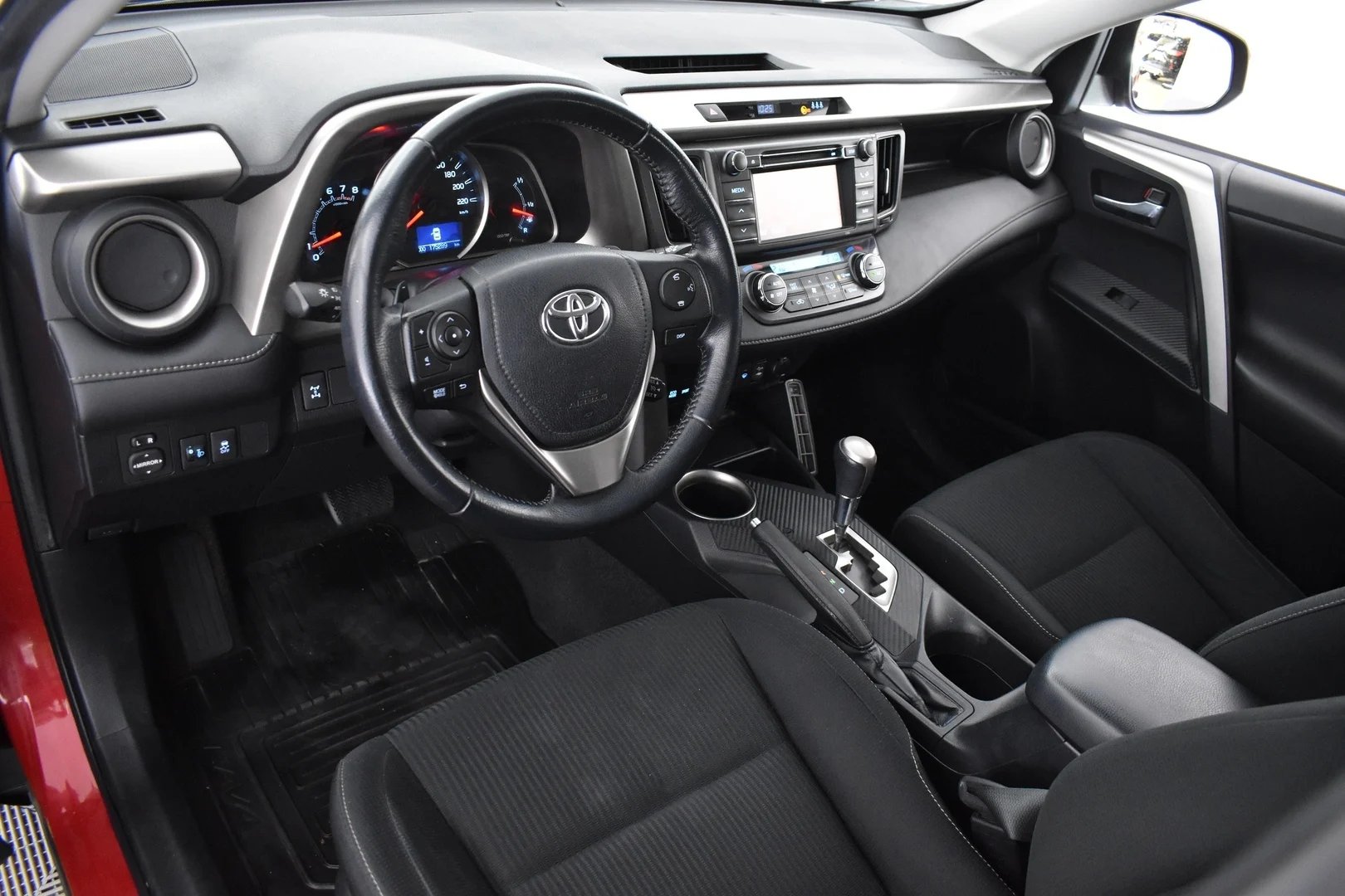 Car Image - 76TWgSbtH8kx4uyVNC7yBN