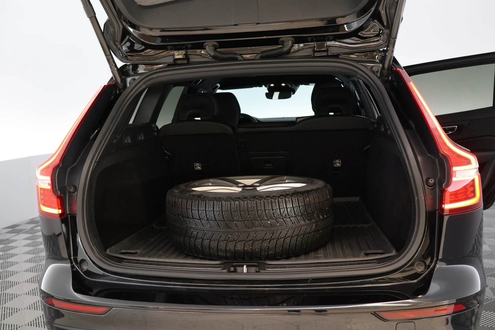 Car Image - 6DlfZoGuhbEFTjSiHRZoyg