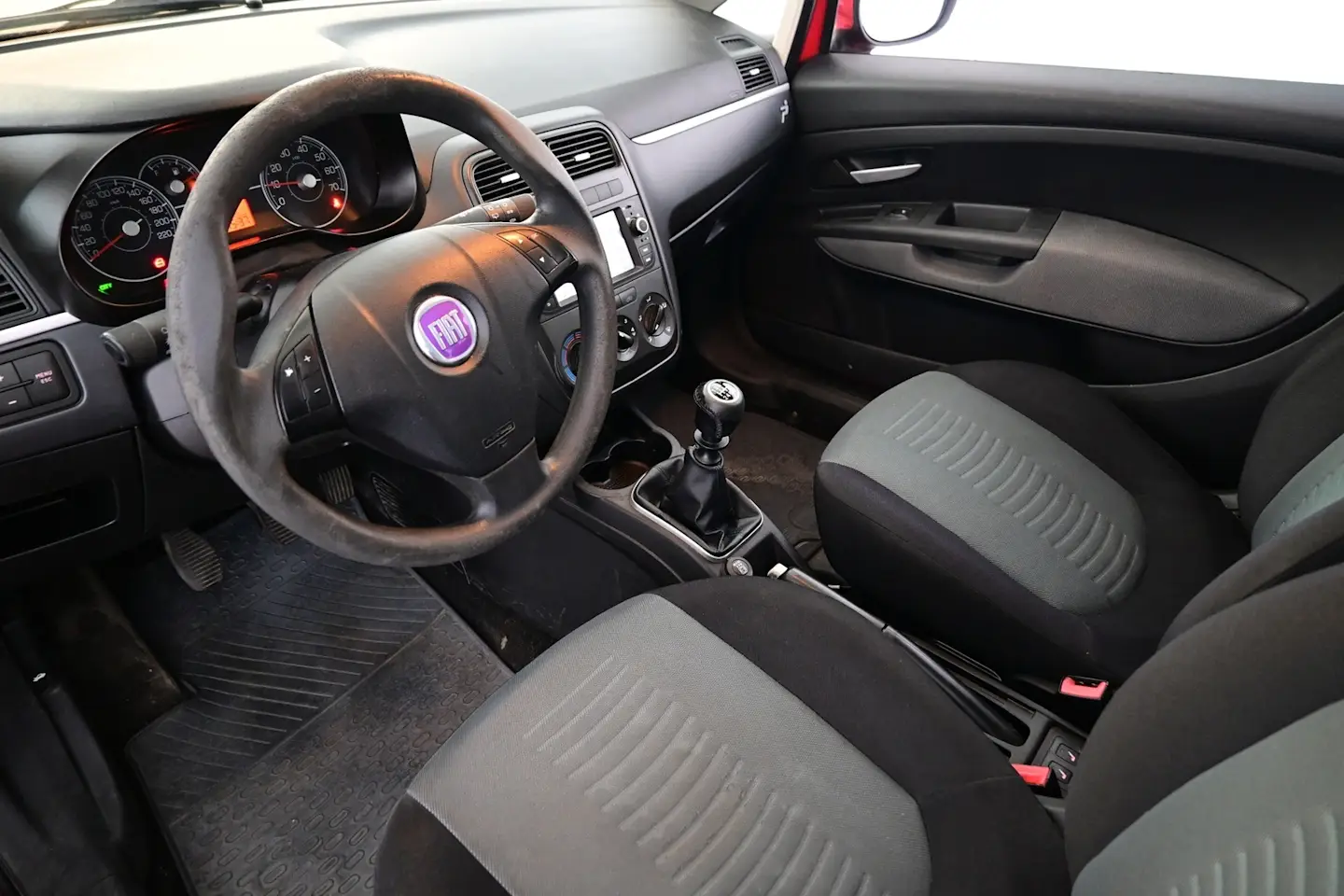 Car Image - 2b4iuUKLc3UuJ7hRTkjjoF