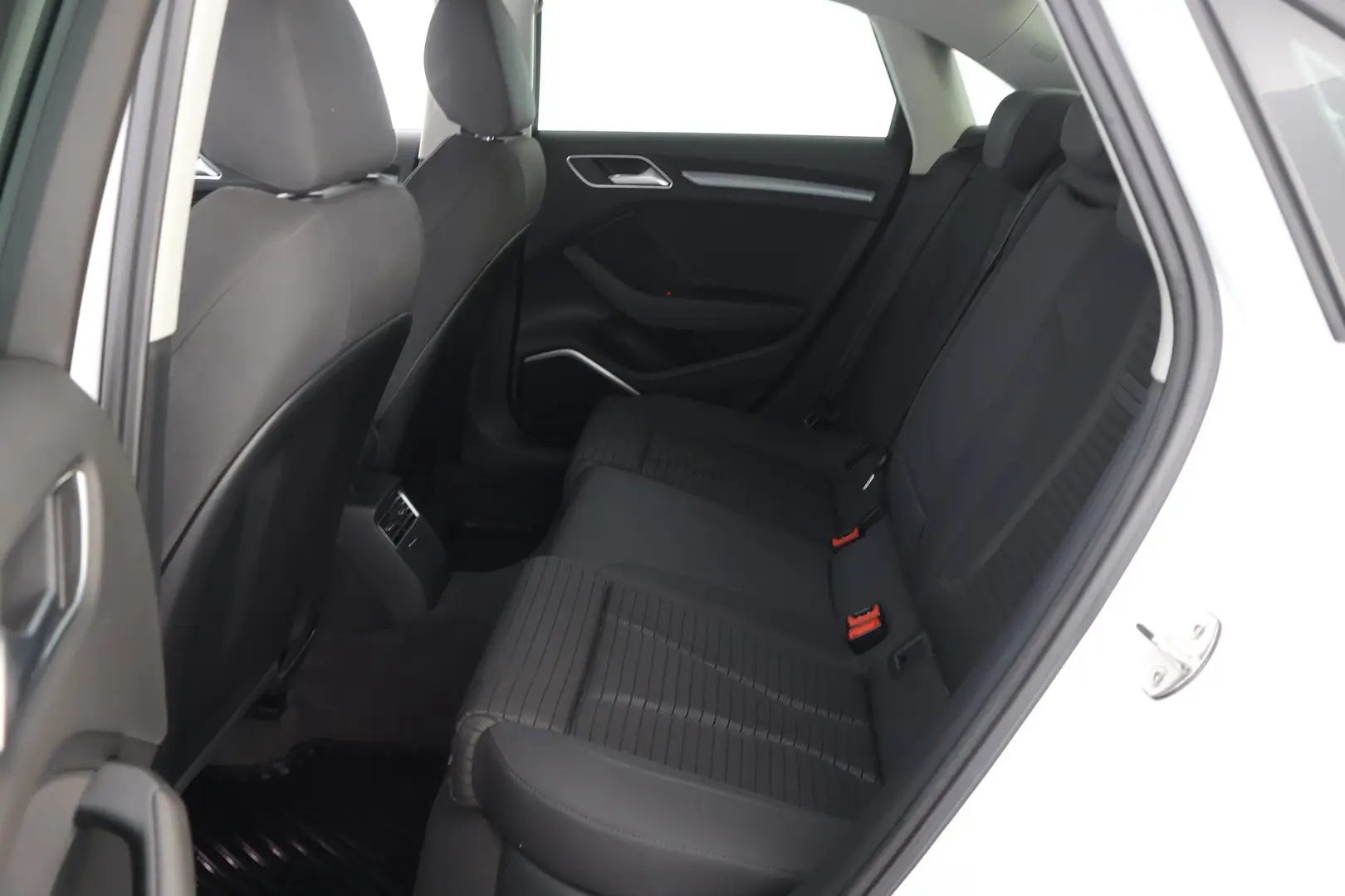 Car Image - 1fhFwx2Vhoetk2zZiDobv3