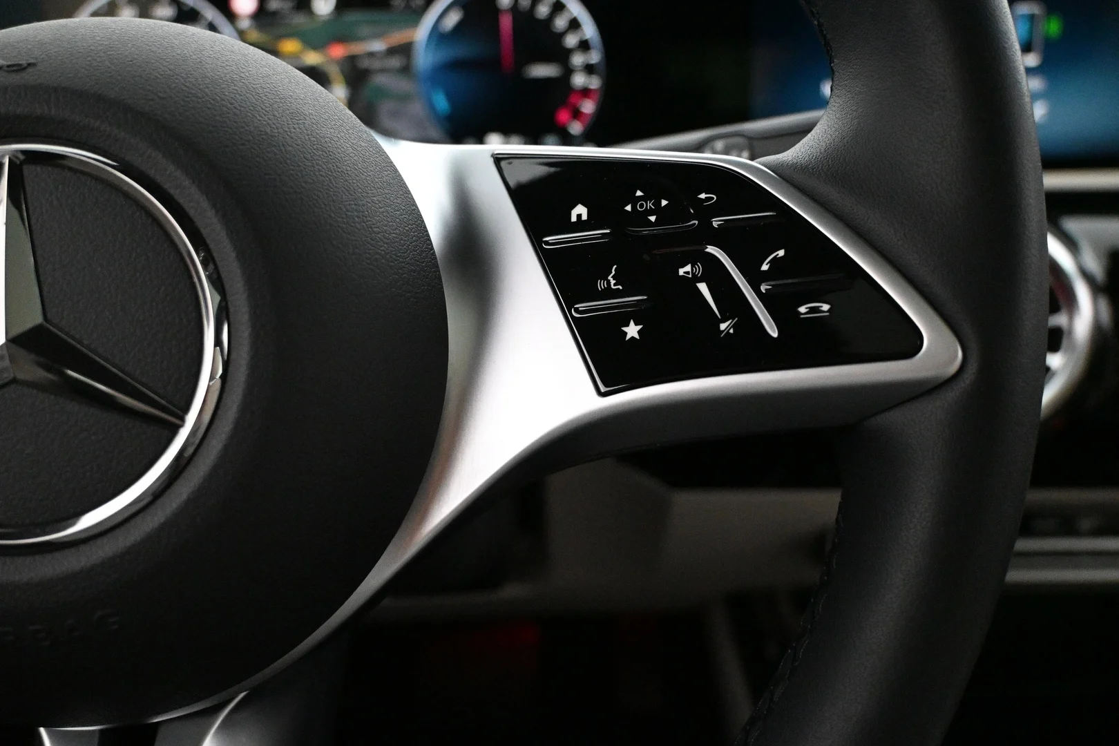 Car Image - 4qaENebTkL3GN2ZrSKG2Sg