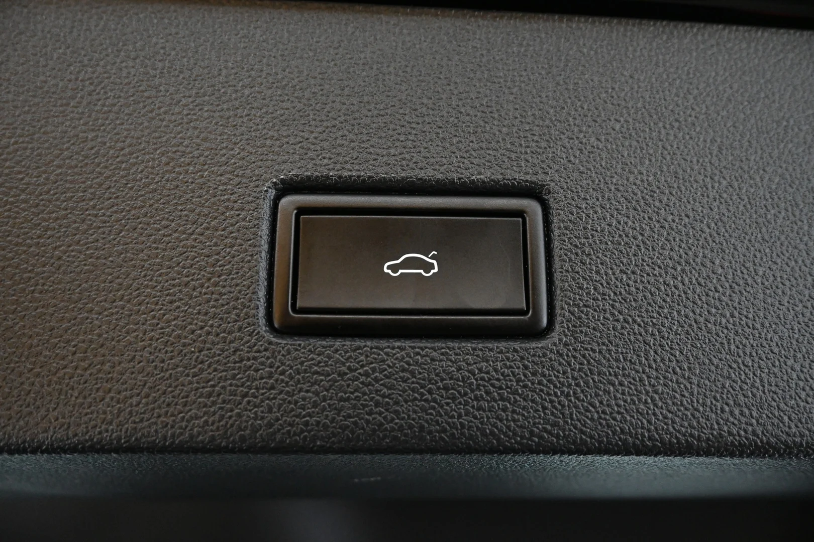 Car Image - 2Yq9cWtqbF0mAk2naft6D6