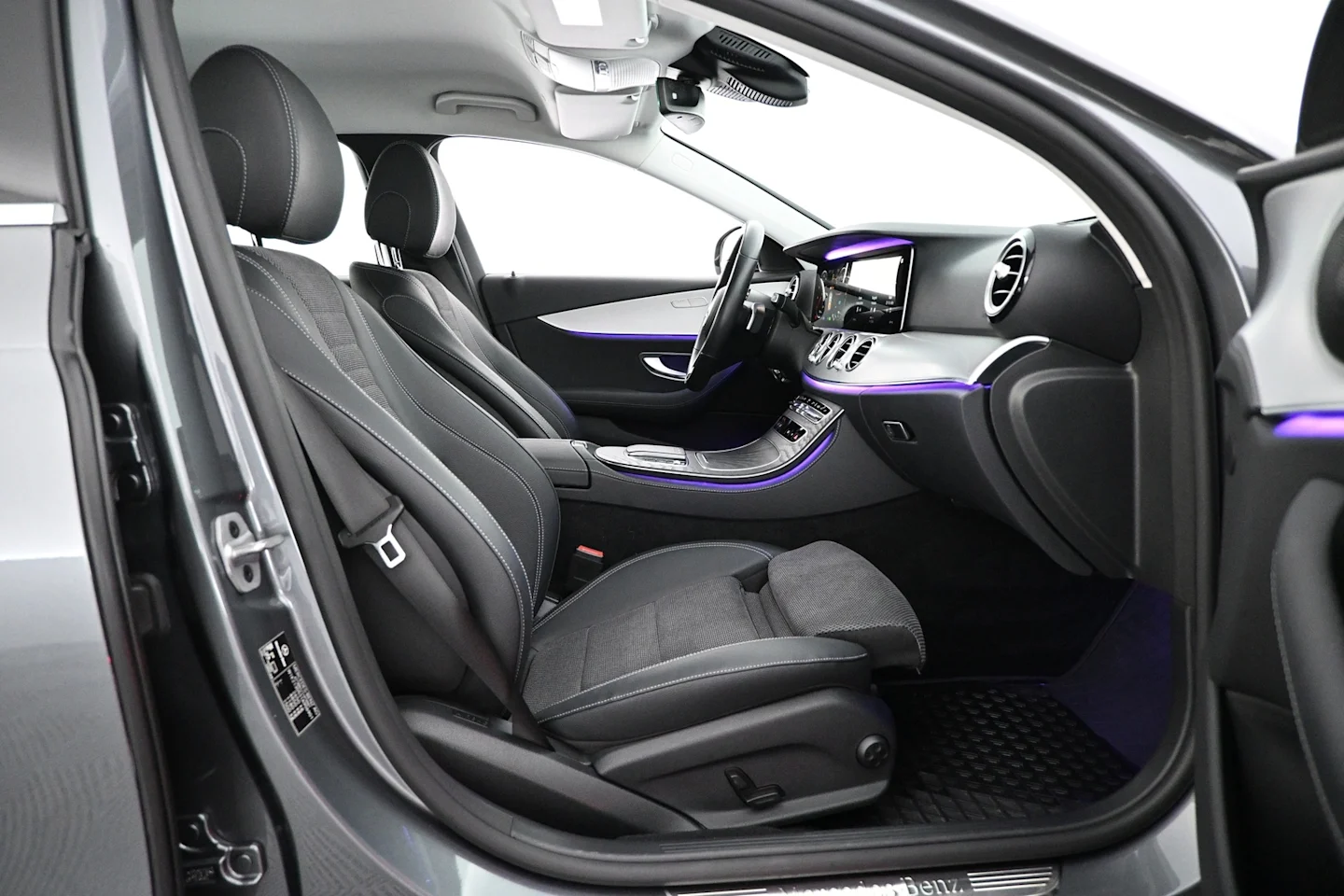 Car Image - 3lnCWe58XfJFeiGs7XGkWL