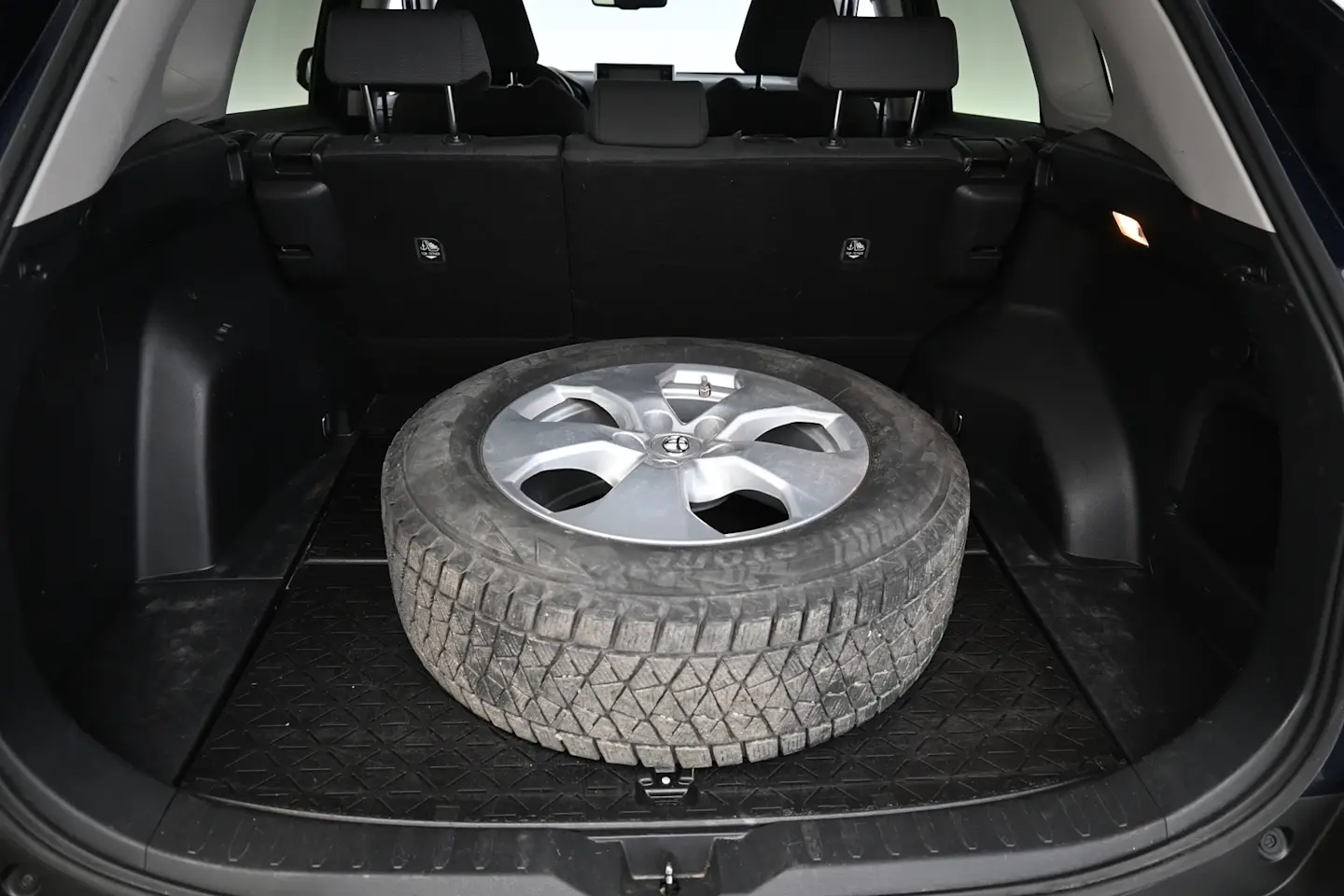 Car Image - 5oAdCf7rbwOk6Vp3ErUloU