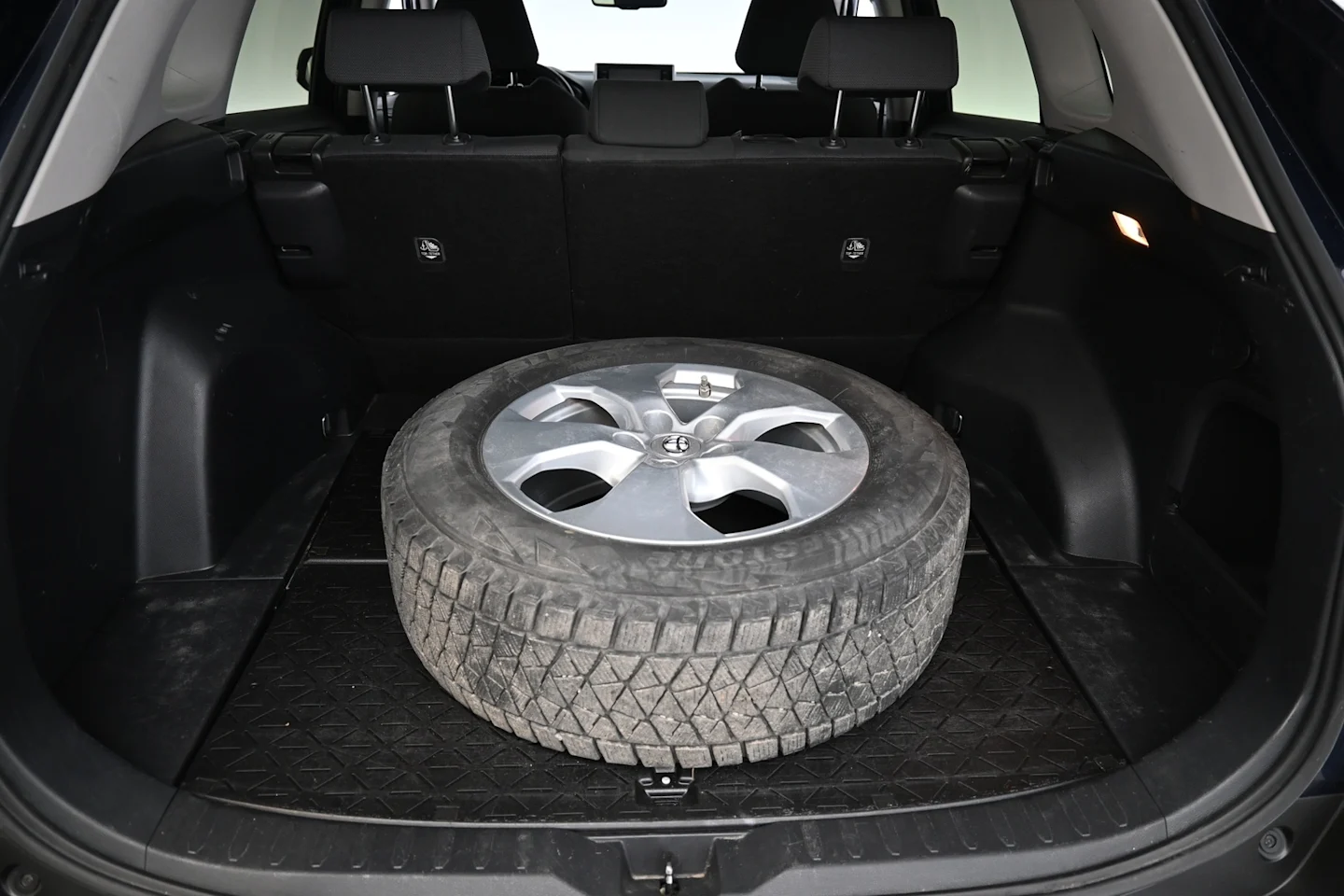 Car Image - 5oAdCf7rbwOk6Vp3ErUloU