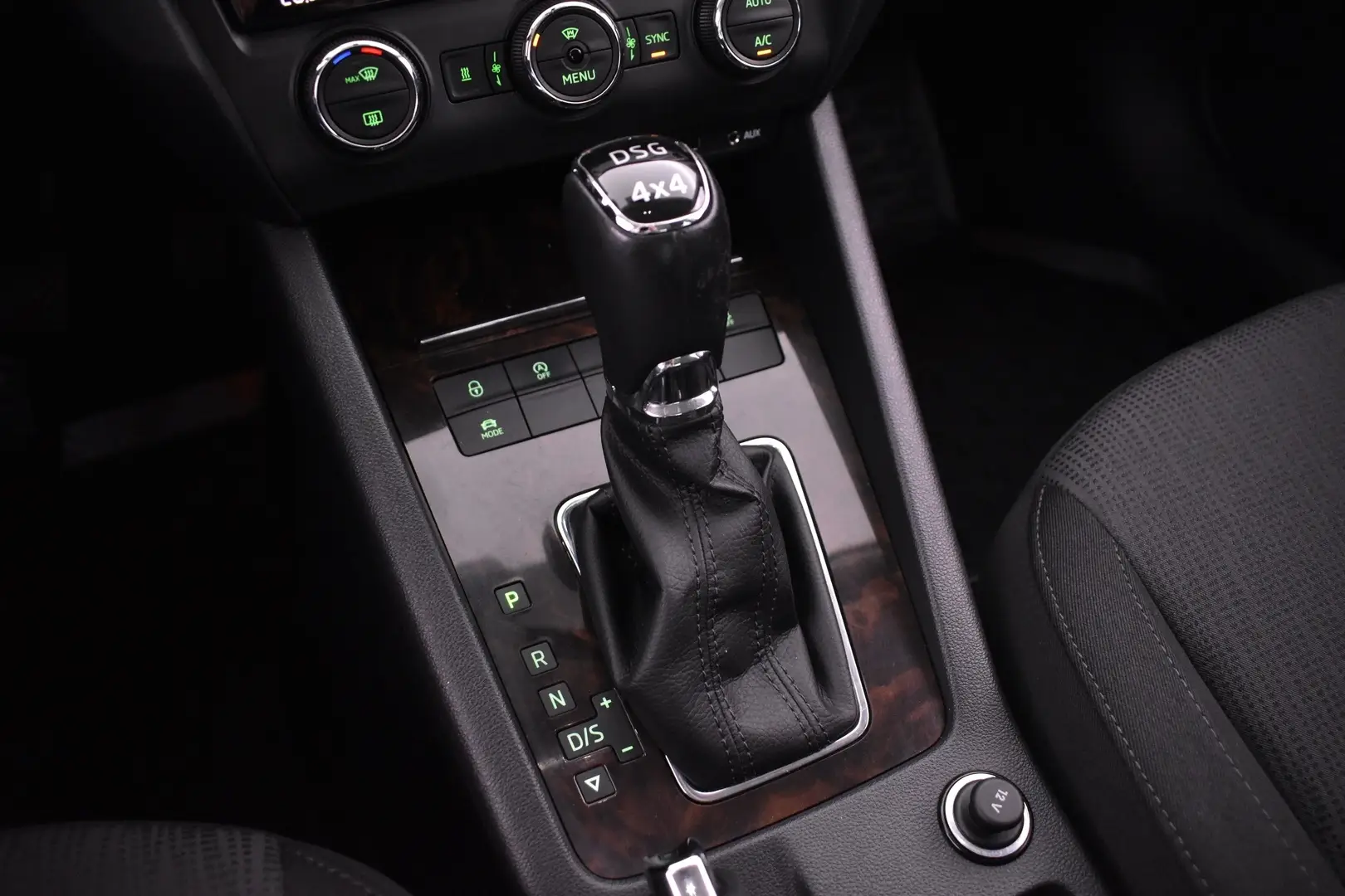 Car Image - 4oWb9oRAY5osejVxI5SCGV