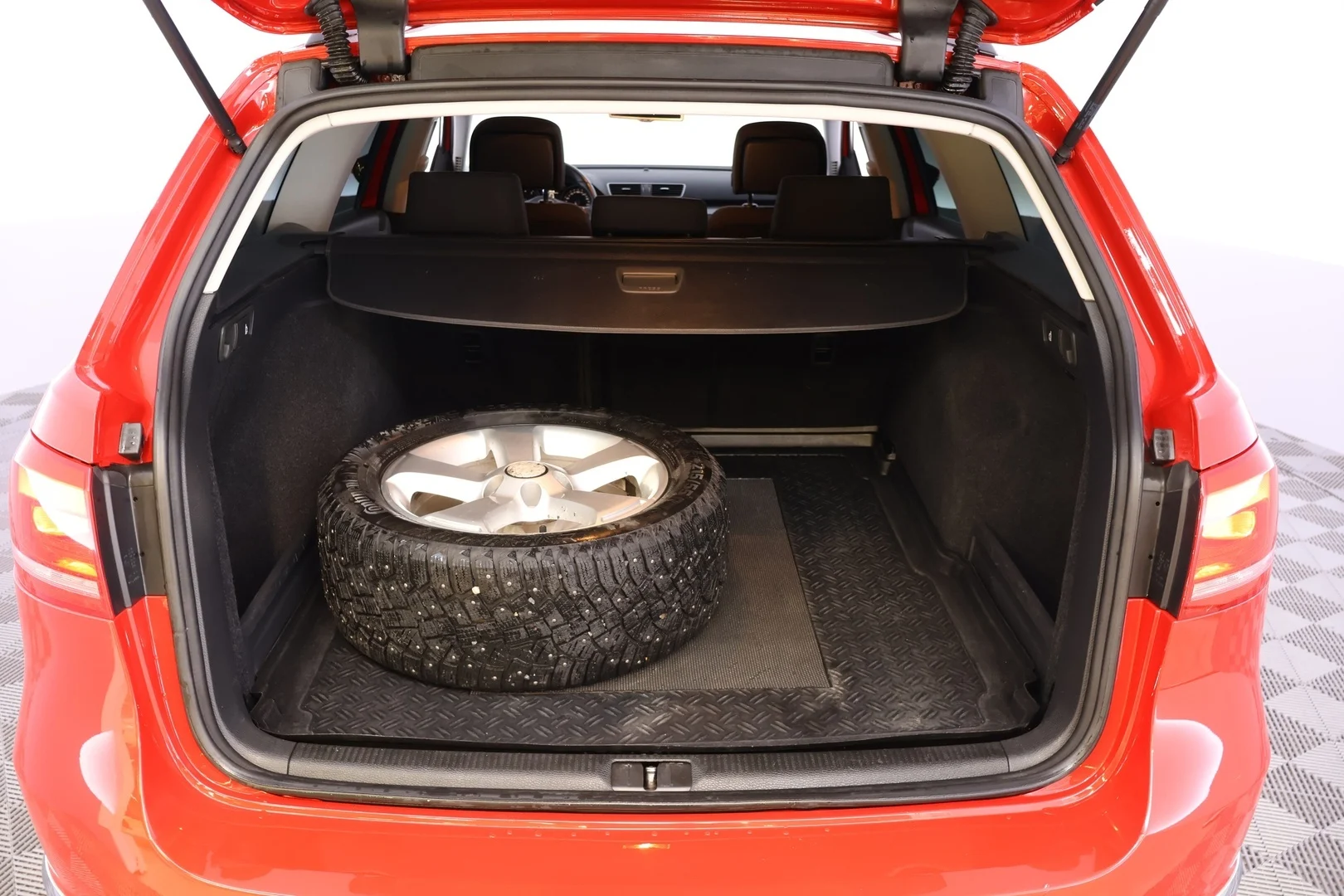 Car Image - 2T9KnpUI3wFcu0nucg65hg