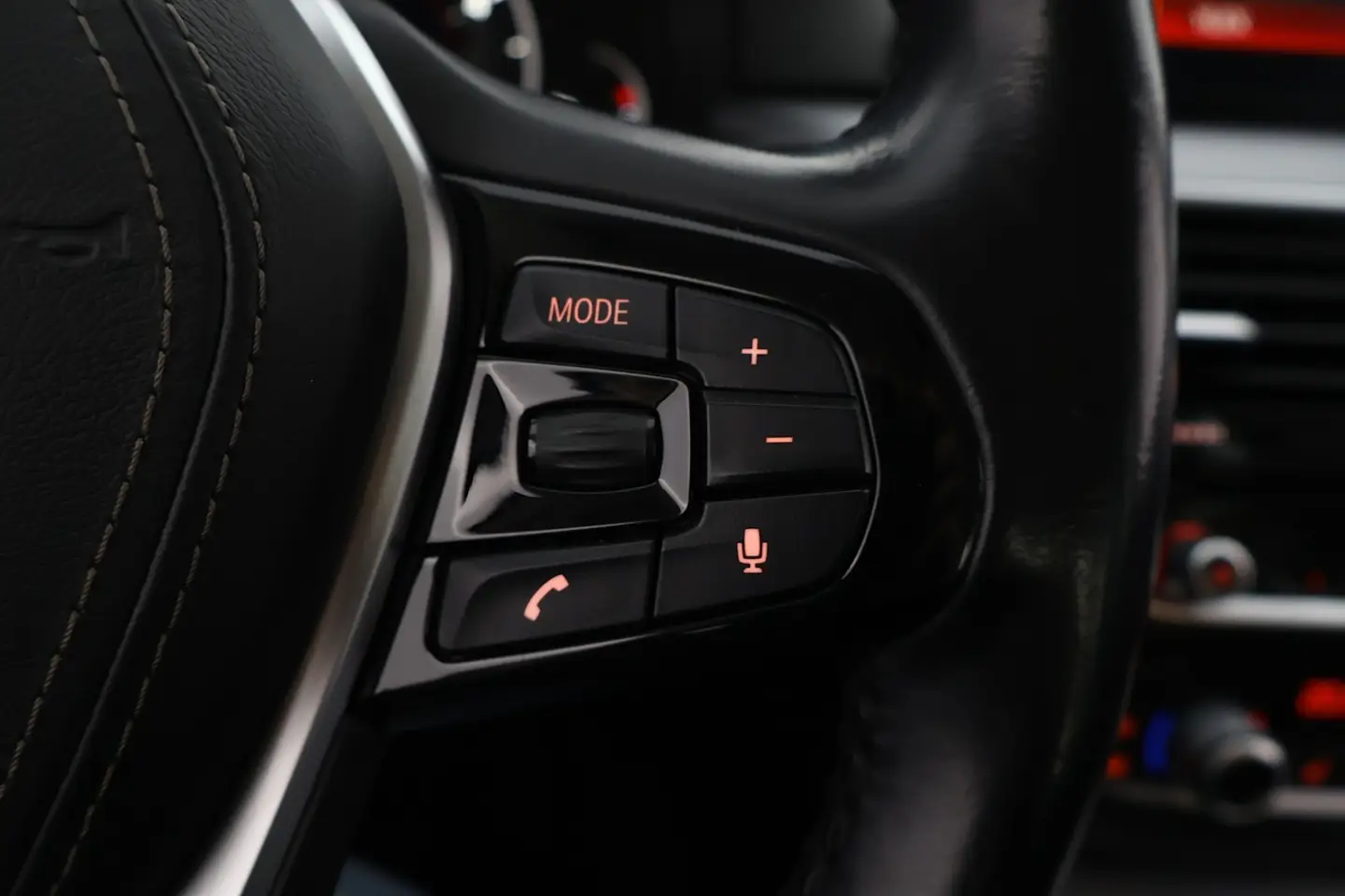 Car Image - 1nWlENejLu9se5XcZMLbml