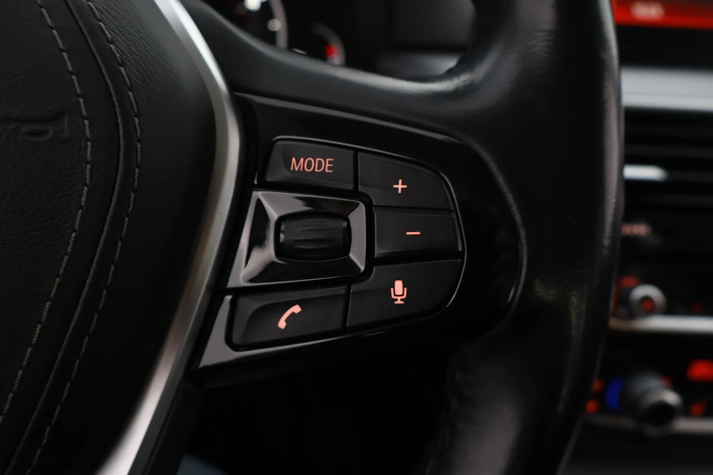 Car Image - 1nWlENejLu9se5XcZMLbml