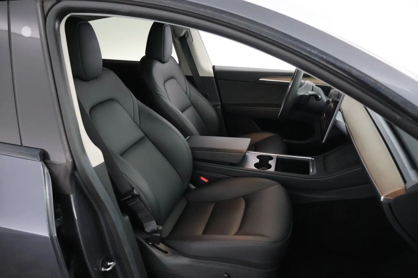 Car Image - 5zFlRhttbwTz7XB4IINVTG