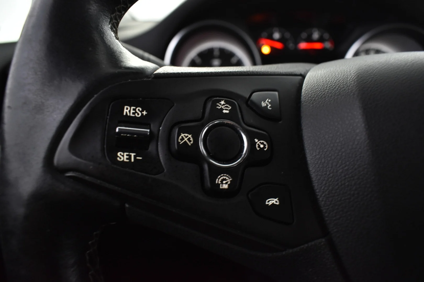 Car Image - U2iG0IEt2qfCf7Q1sIOBL