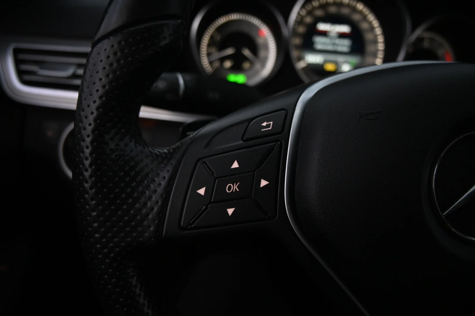 Car Image - qowq6pKmn1Kvi6aaKyQbA
