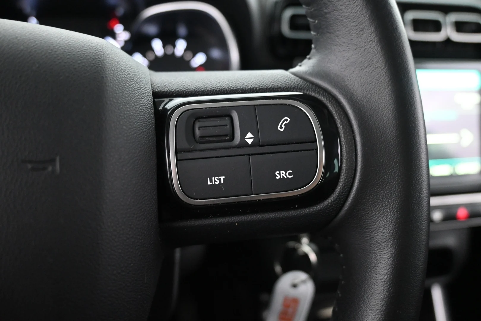 Car Image - 1VHpkU5oBKlw3xGPzK484f