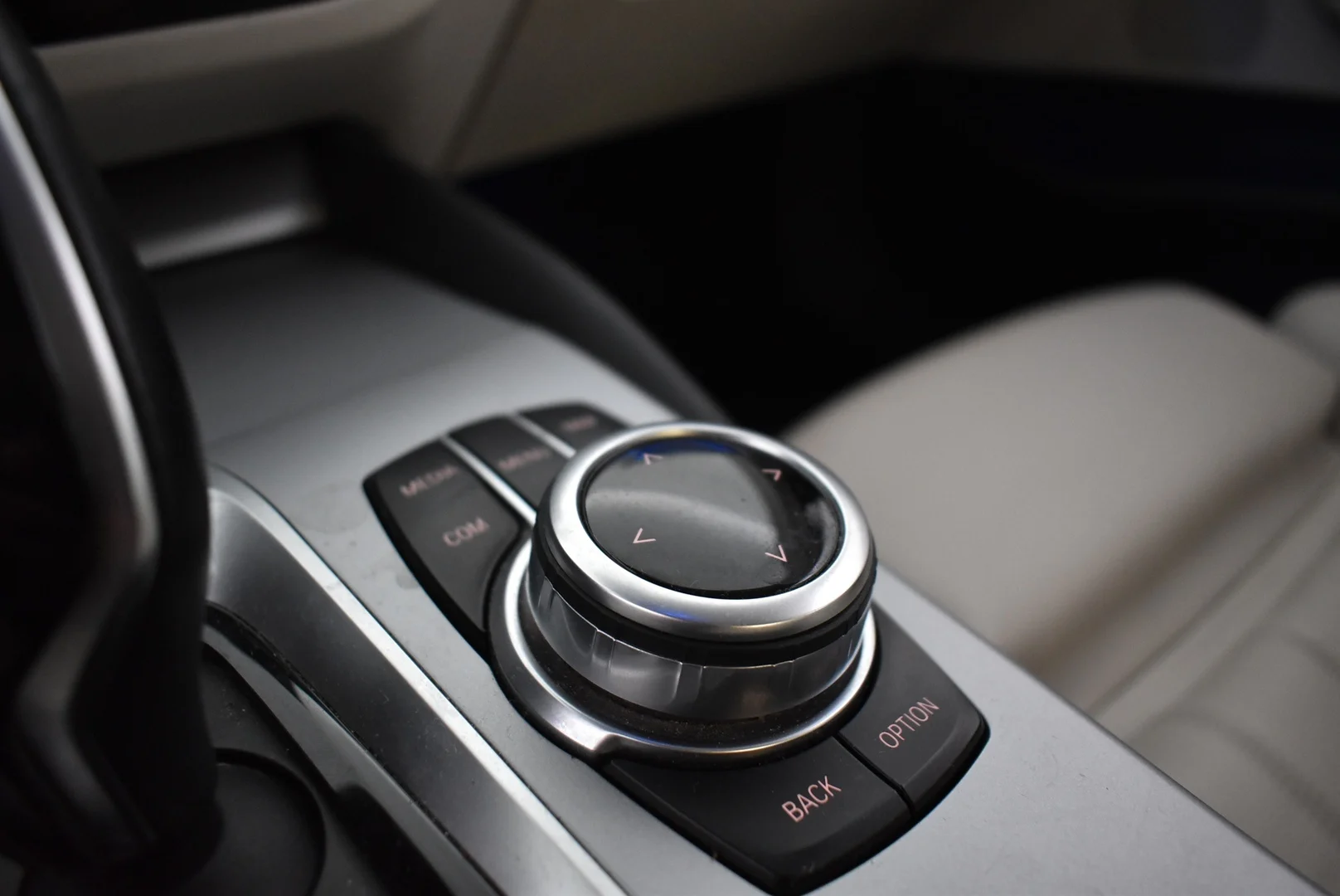 Car Image - 6EUWpFVXraAut0IW34qDzS