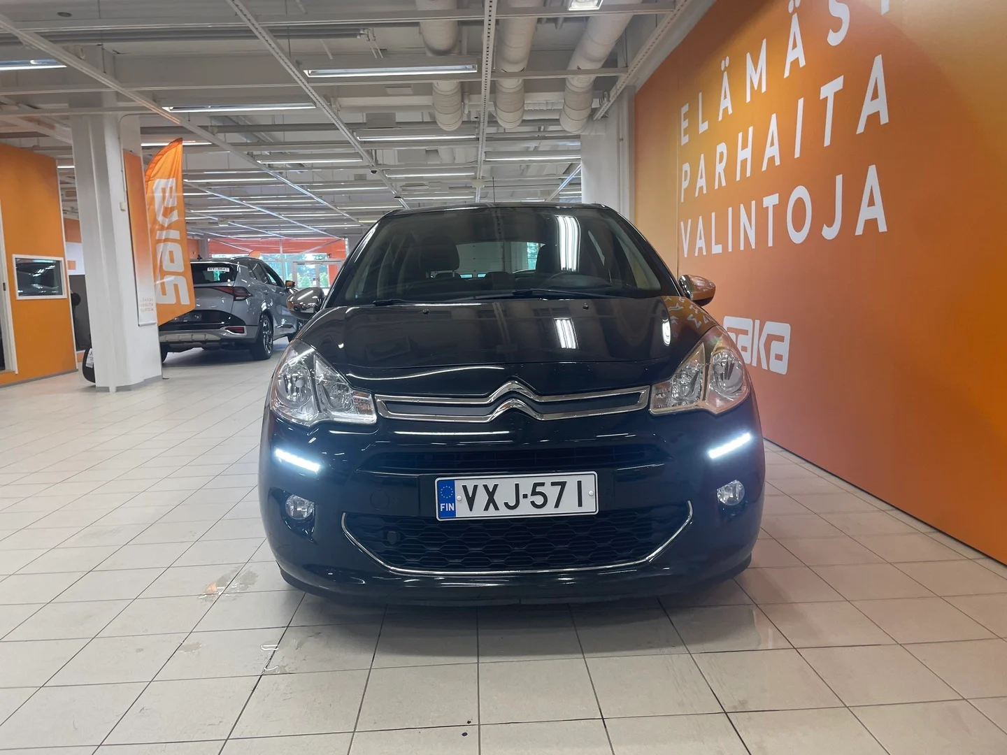 Car Image - IXz7VxLewOmGeb48NqWwA