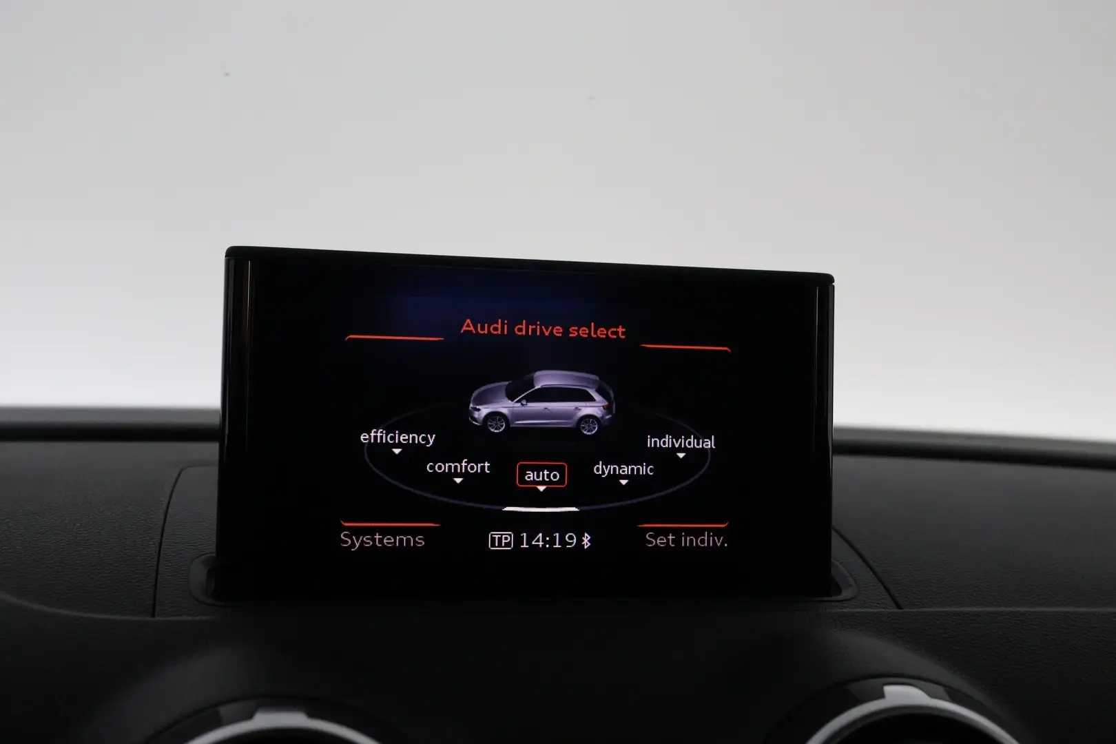 Car Image - 5FwMPiA0Y0BSw9keIxRbLd