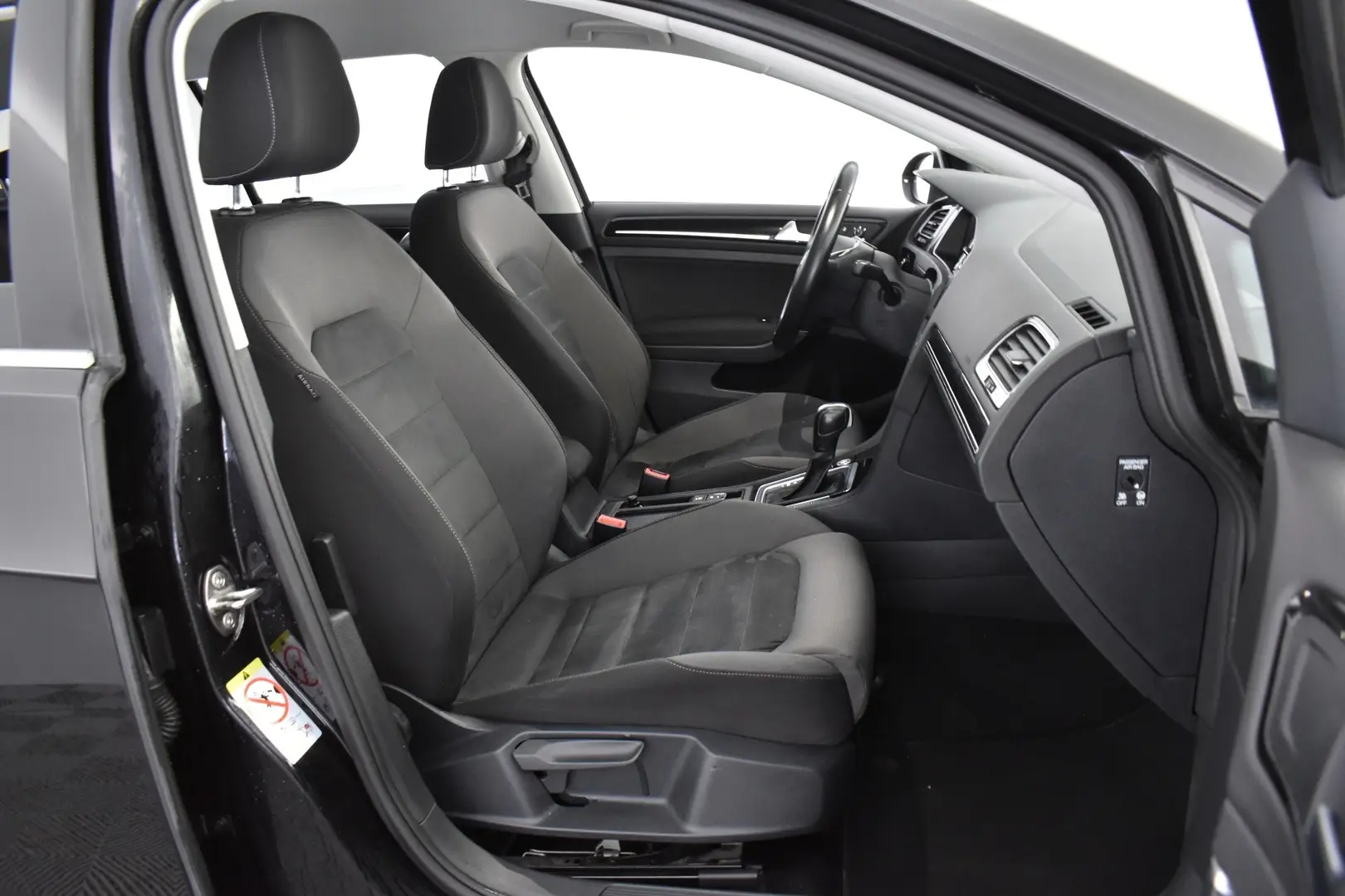 Car Image - 4pKDQY09NPbQc0pFYPlaVL