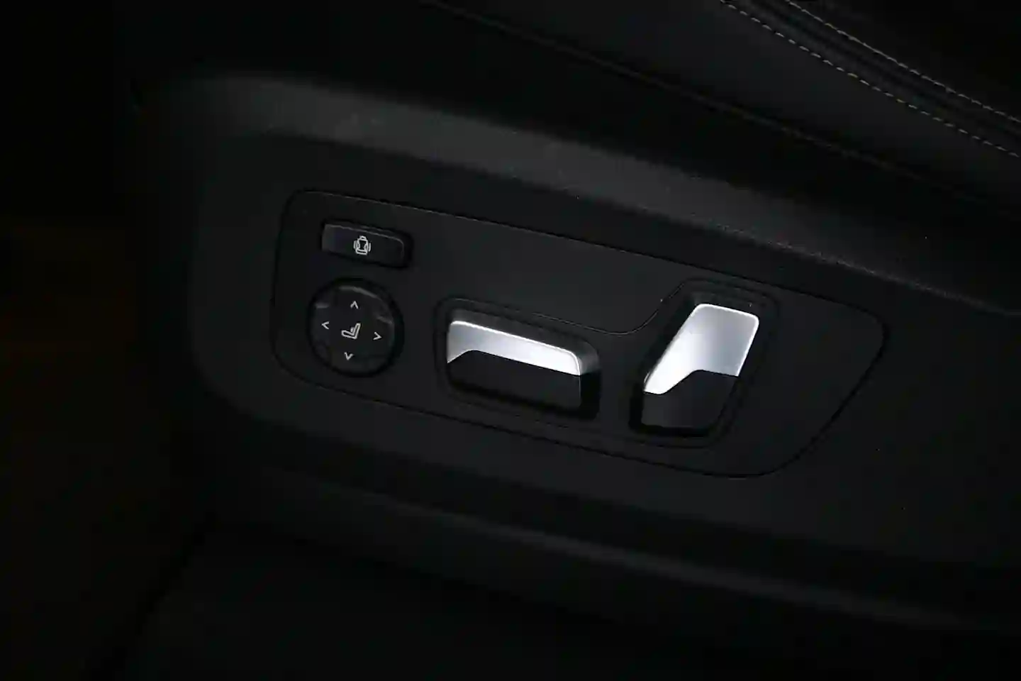 Car Image - HOMrbvUO5qV8kCXcWz31e