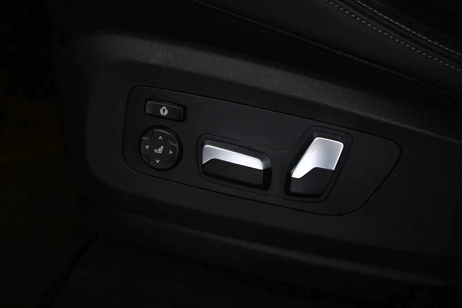 Car Image - HOMrbvUO5qV8kCXcWz31e