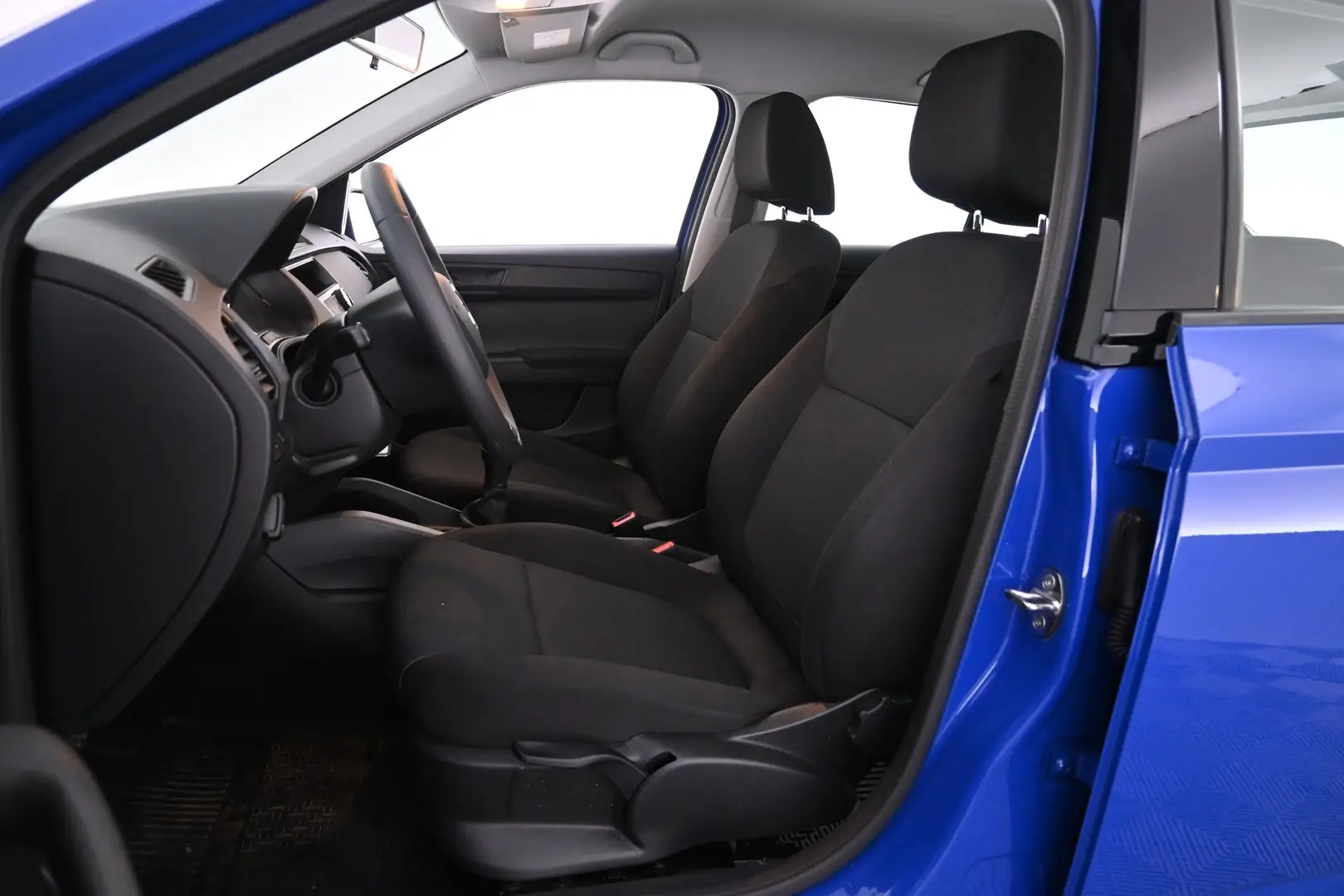 Car Image - 70rtgZvmwRd6nciwfT3hl0