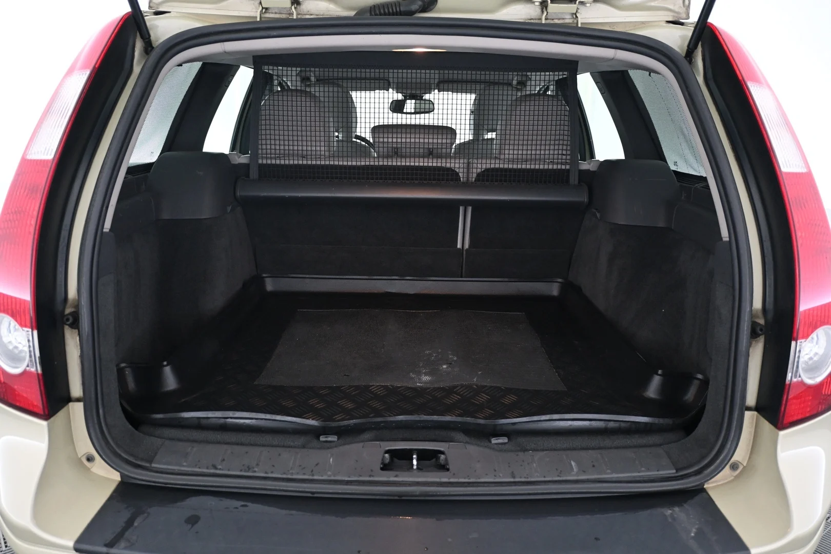 Car Image - 4XeBd3MZKvU4qCJoa7rbgr