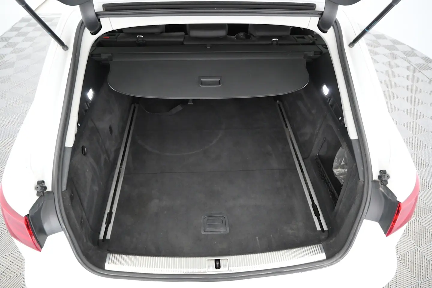 Car Image - 6ywxsCHnQfl1nuKpisWMmI