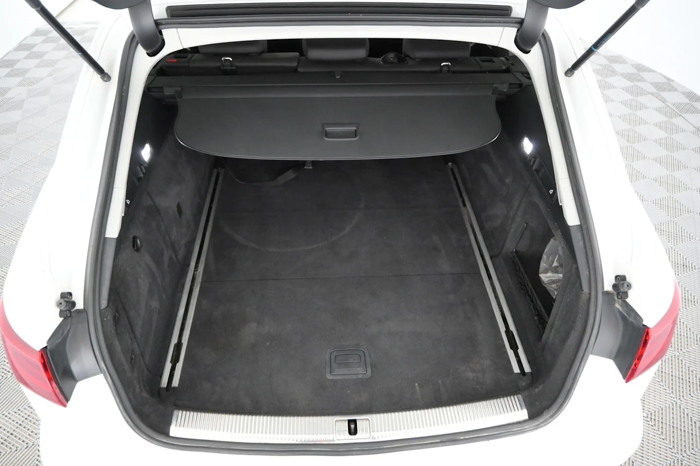 Car Image - 6ywxsCHnQfl1nuKpisWMmI