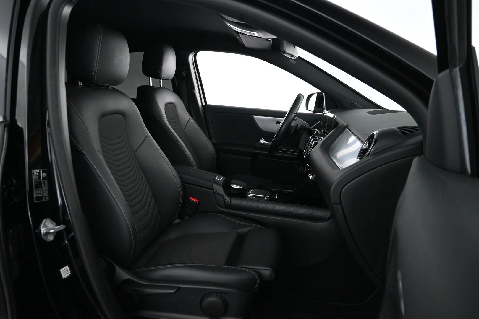 Car Image - 2vpzMU9ji5DsbtIxlaNFxr