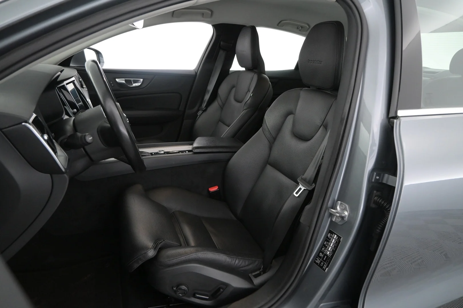 Car Image - 3a0JDmYQ66mCryKzmQ0sws