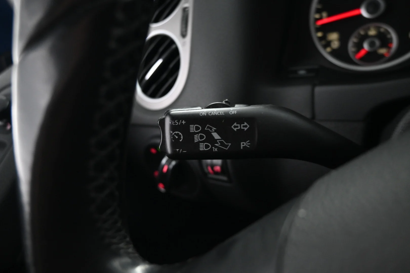 Car Image - 01xw4d9jBaH5HpeH8rQW8z