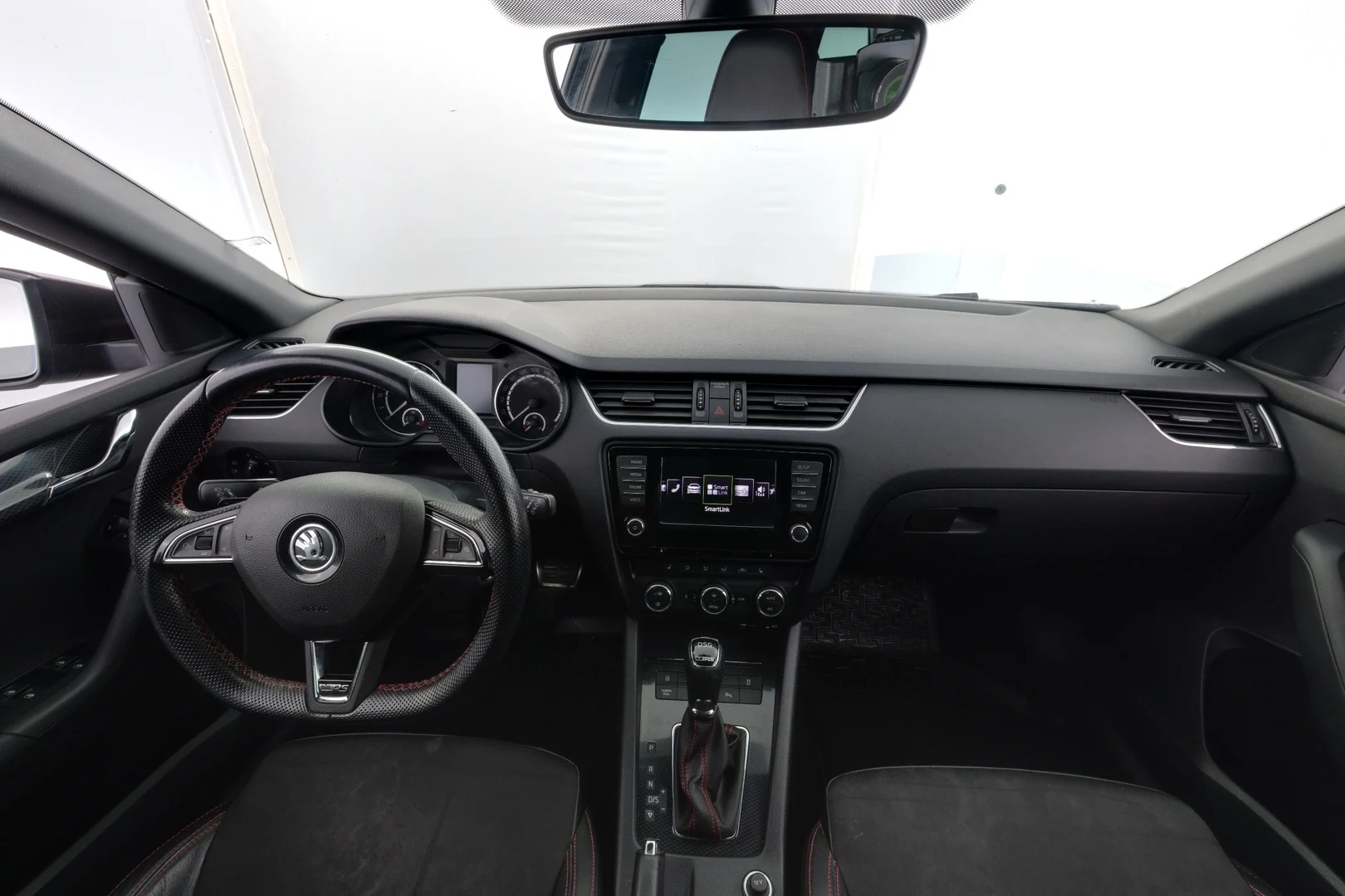 Car Image - 22ClI6chcd3oZBm3NhZmpM