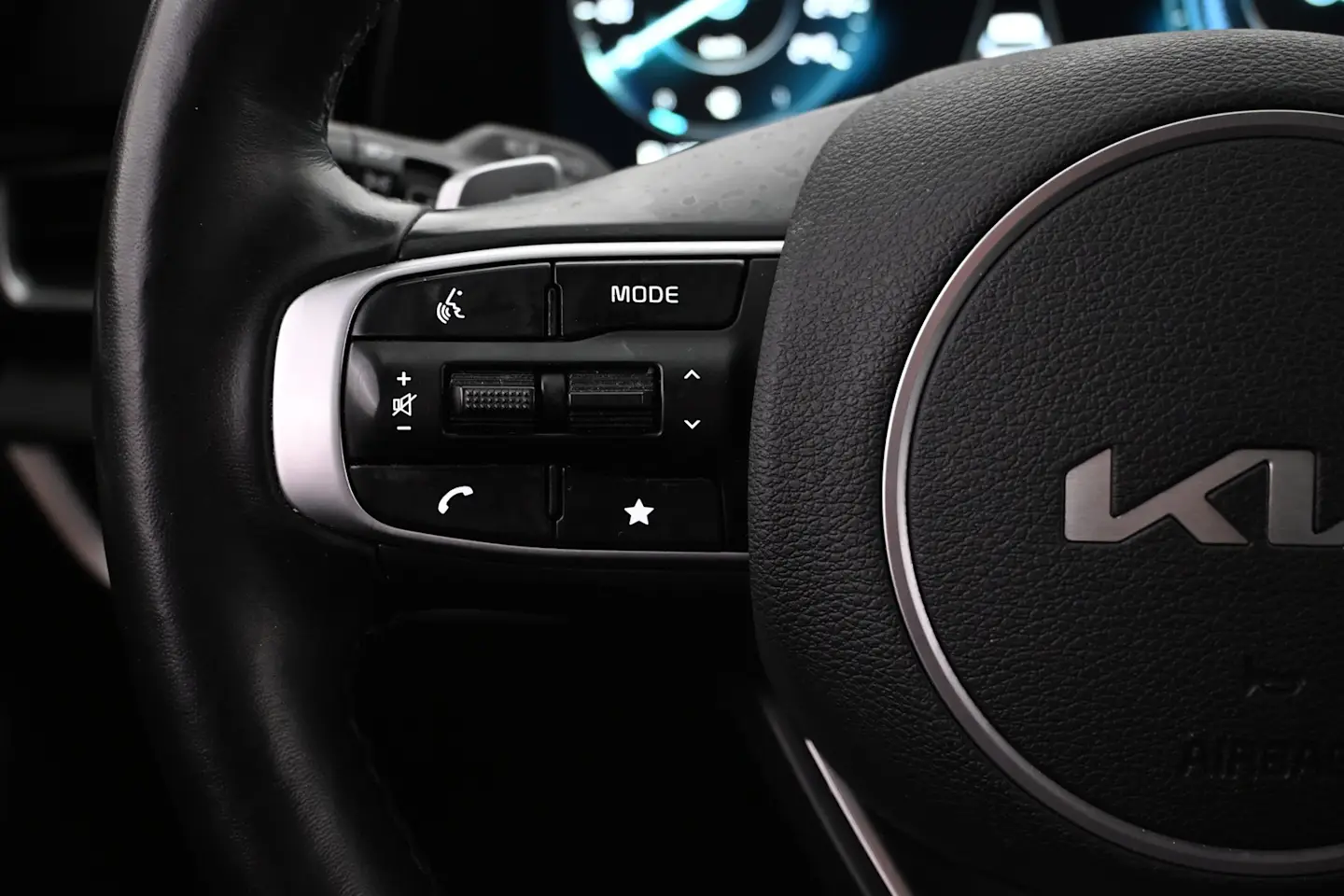 Car Image - 1Cd73wa1Ct9EYPgEApnR6i