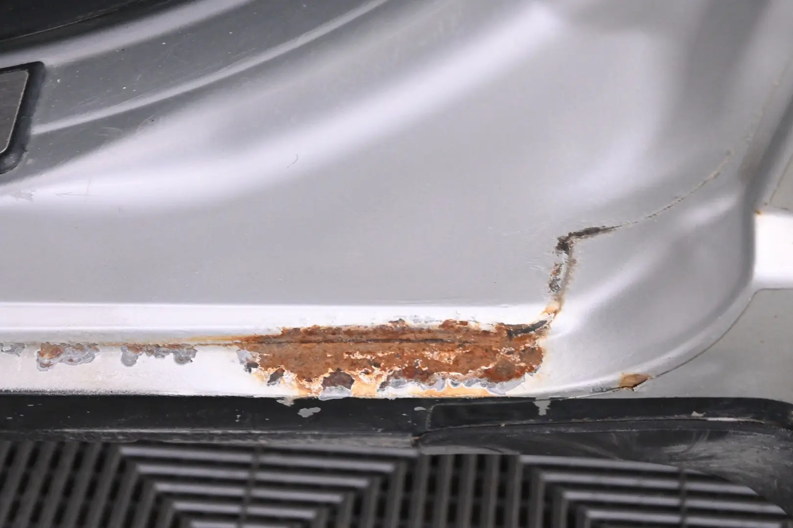 Car Image - 3P8L5yaBw9gZ9ePJKQHSRh