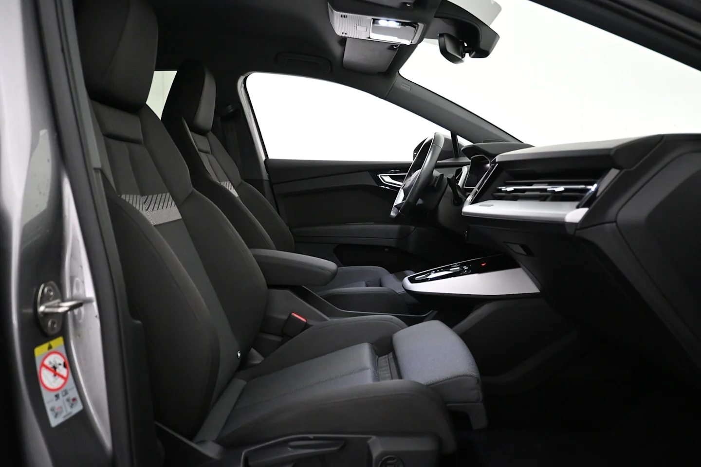Car Image - 1biCP1kPR6m8JzgfFqo1MF