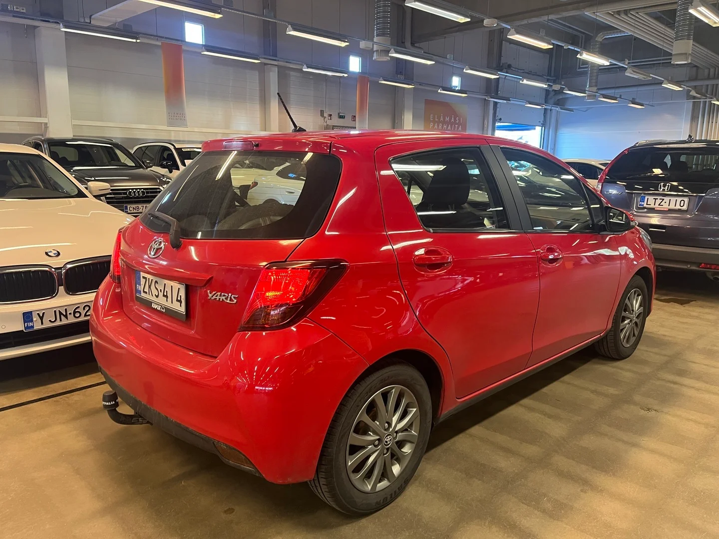 Car Image - 2RhFTyKvck0htndOZFfOia