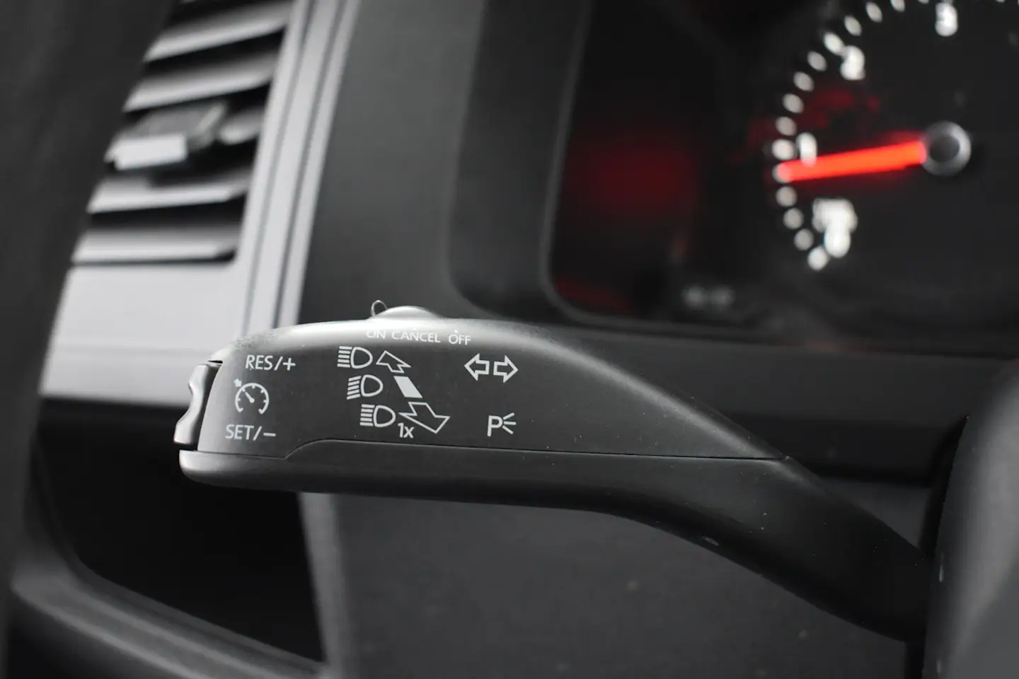 Car Image - 6J7ICfC44G9RK4XHUgiNnH