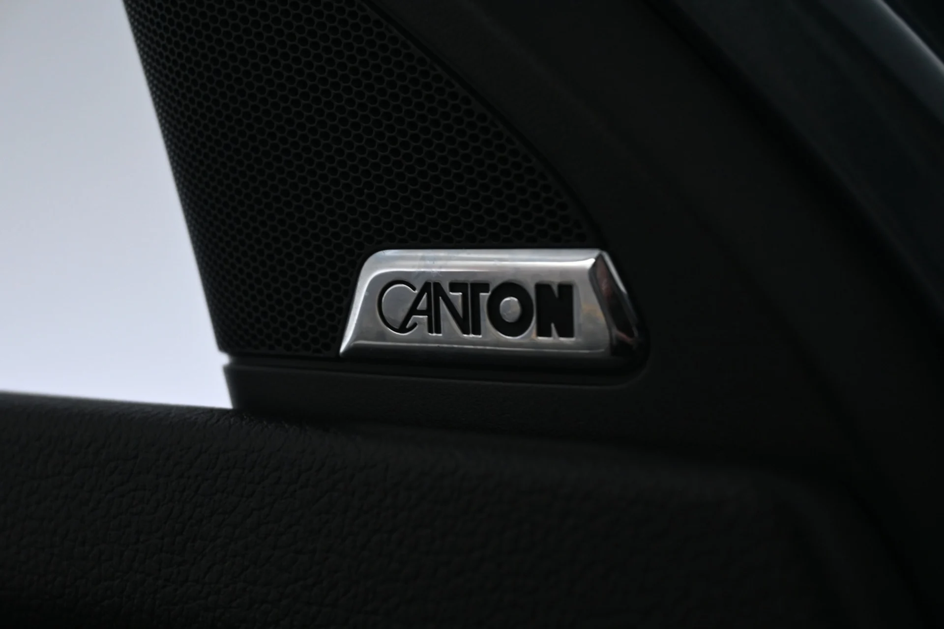 Car Image - 552fj31BgkCTAnbAlvfQiH