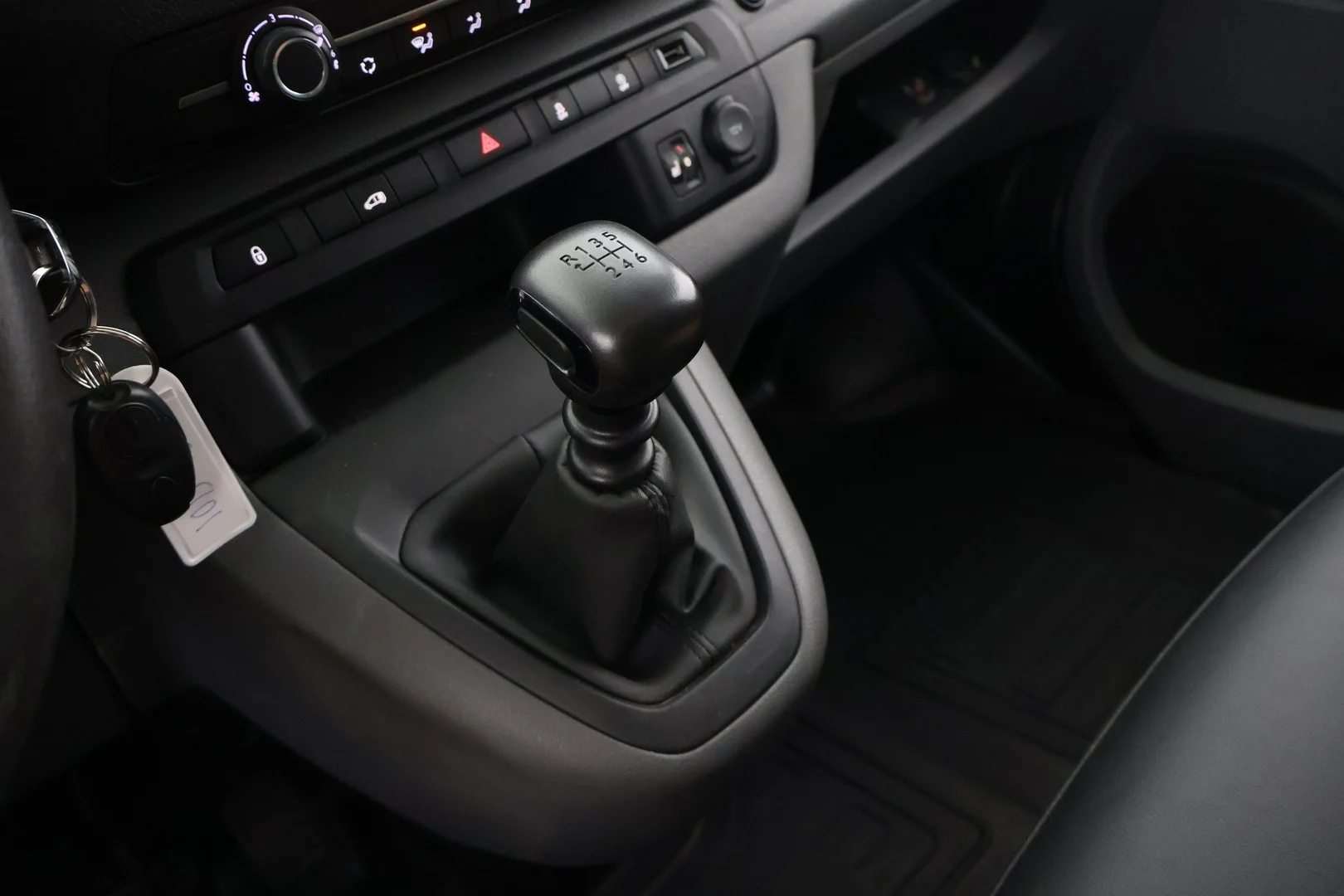 Car Image - 2lqxBzkZBElr7UM7a3KBgO