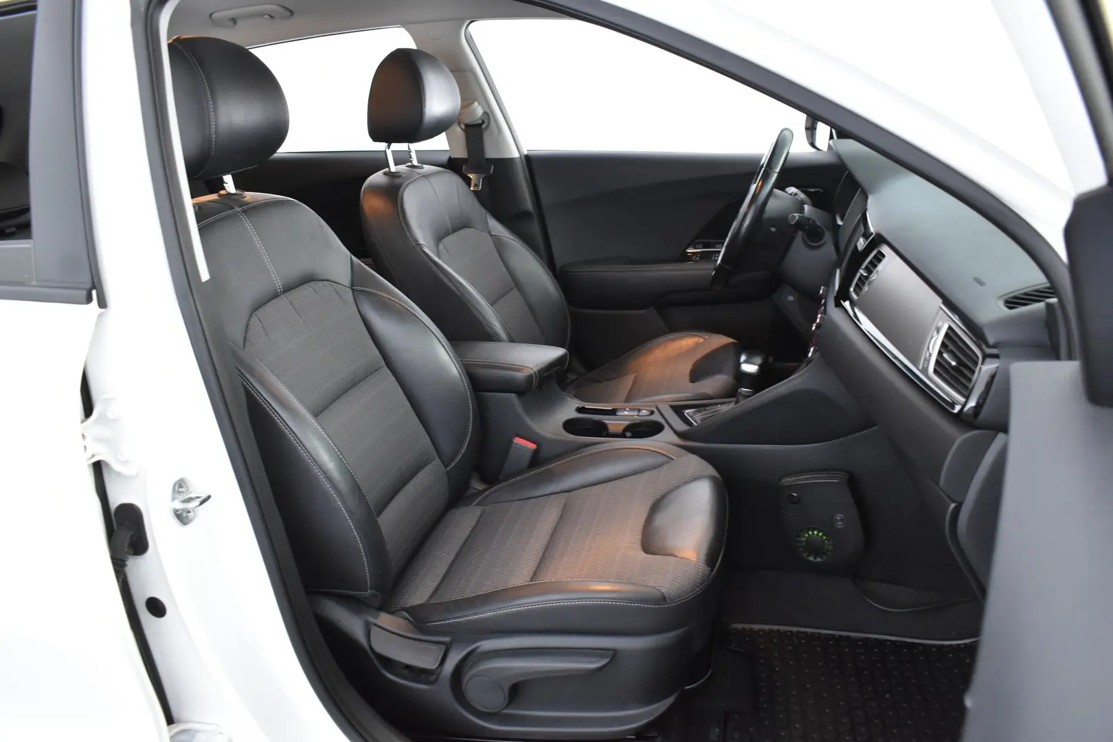 Car Image - 1tG4Hsd5zkSW6MjgAq22kE