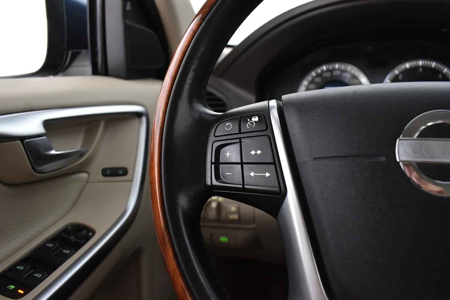 Car Image - 5BzKtSXFybRH7tkZ5Odhge
