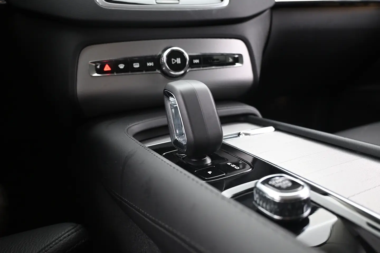 Car Image - 6o8AC9tRXoV5hGoi2MLqc9