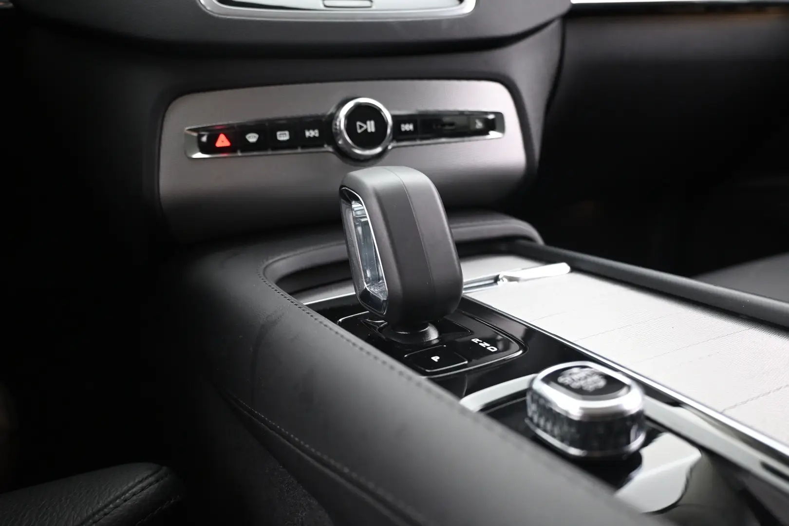 Car Image - 6o8AC9tRXoV5hGoi2MLqc9