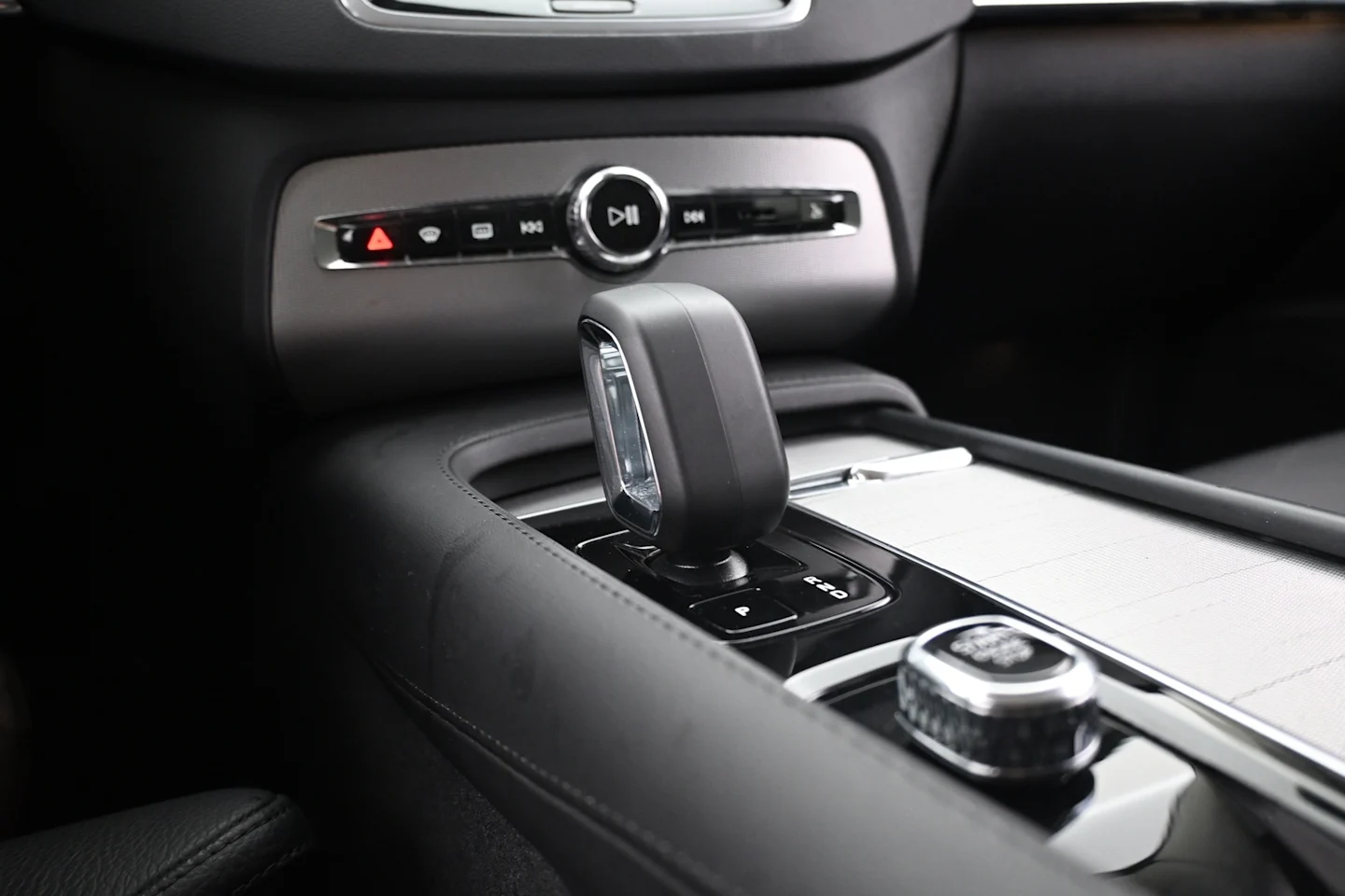 Car Image - 6o8AC9tRXoV5hGoi2MLqc9
