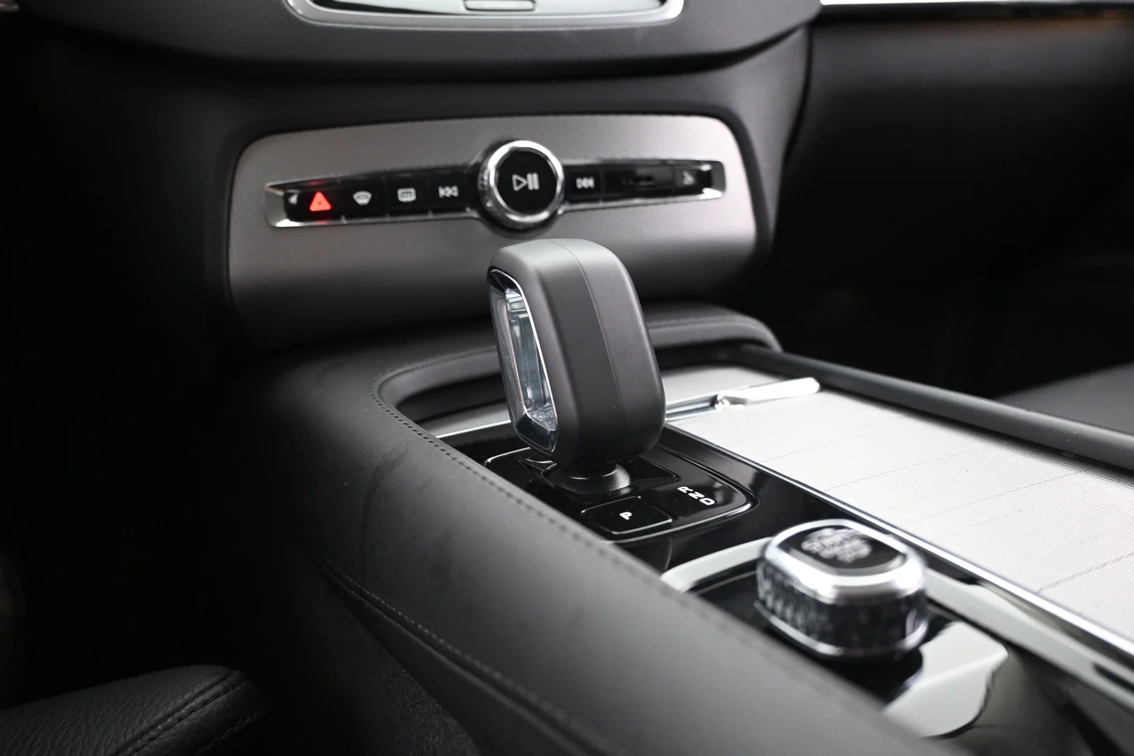Car Image - 6o8AC9tRXoV5hGoi2MLqc9