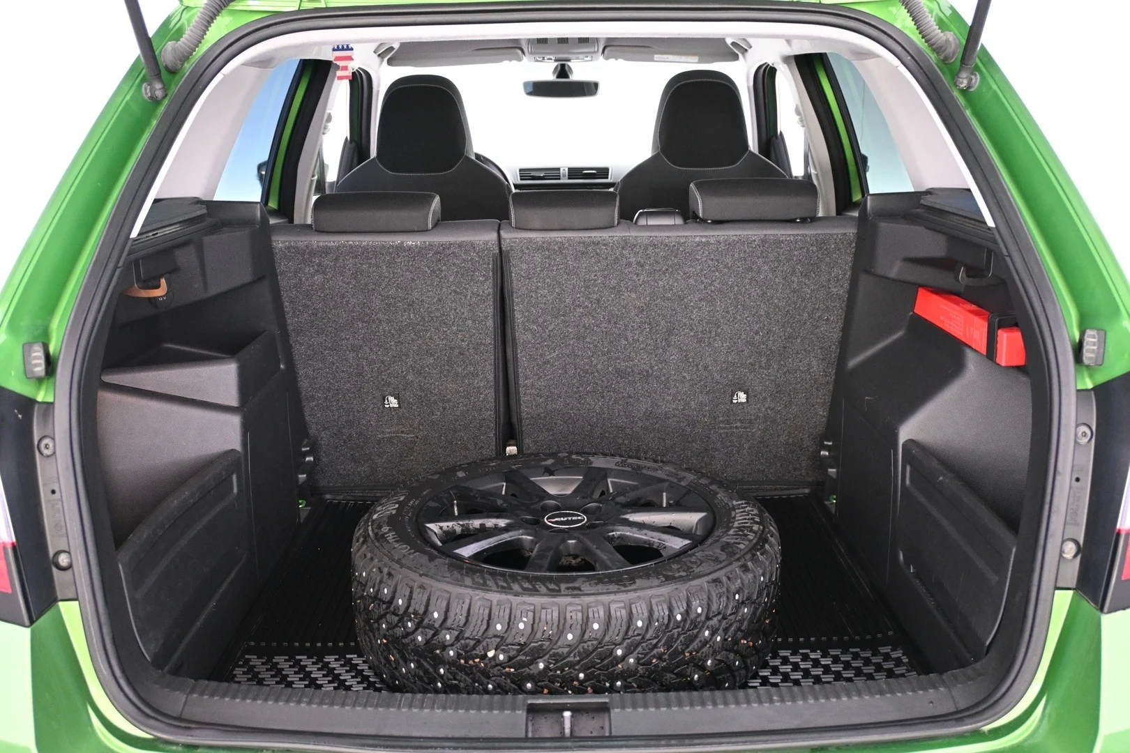 Car Image - 6lhMznVs6TXX85L2XpKu4Q